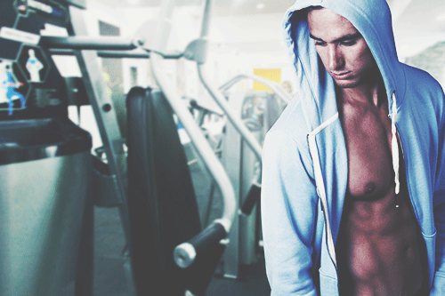 映画『亜人』で肉体美の競演。綾野剛・佐藤健の2018年を徹底分析！