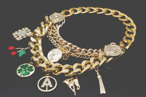 生年月日でわかる【ラッキーモチーフ占い】あなた幸運アイテム＆幸運力は？