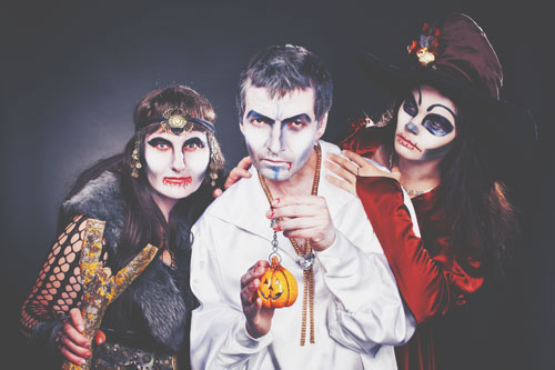 【心理テスト】ハロウィン仮装で男装をするなら？　答えでわかる恋に落ちやすいタイプ