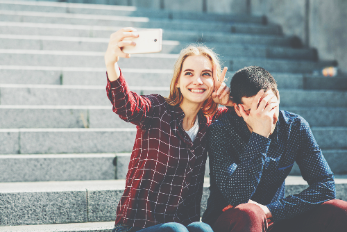 NEWS・小山慶一郎の匂わせ彼女、新藤まなみの残念な改名