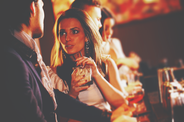 恋愛に悩める女性は要注意?!　意中の男性に近づける裏技公開!!