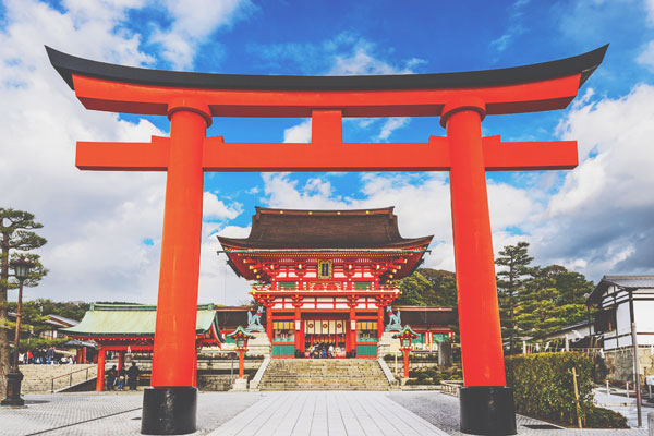 【2018年パワースポット全体運】『伏見稲荷大社』でお稲荷さんの加護を得よう！