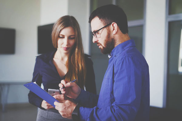 【筆跡診断】上司の筆跡でわかる職場対処法　丸文字を書く上司に批判的態度はNG！