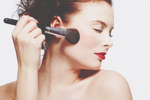 血液型別【2018年恋の開運メイク】B型は「チーク」で愛らしさを演出して！