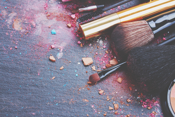 【アゲメイク！サゲメイク！】彼とのイルミネーションデートは王道メイクで輝いて