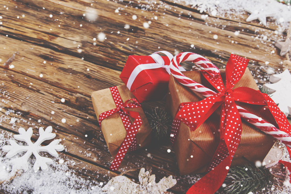 【イヴルルド遙華の開運心理テスト】クリスマスプレゼントでわかる、あなたの本音