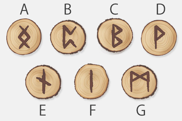 【ルーン占い】2018年を導くルーンのお告げ　直感で気になるものを1つ選んで！