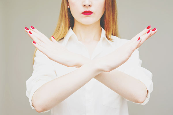 星座グループ別【絶対に許せない○○】双子座・天秤座・水瓶座は「束縛」はNO！