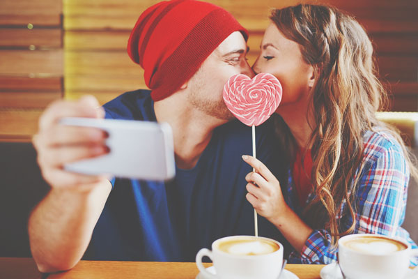 12星座【バカップル】ランキング　獅子座×魚座カップルは2人の愛に酔いまくる！