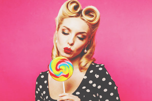 【キャンディー占い】あなたの甘い恋心のアピール方法、あめにたとえると？