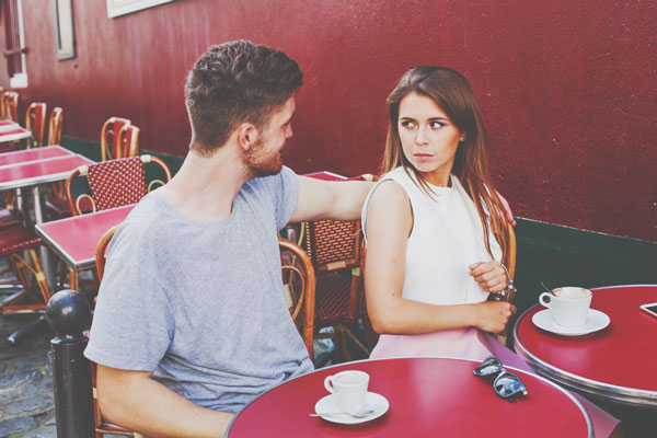 恋のガードの固さがわかる【心理テスト】1人で住む部屋、明かりがついているのはなぜ？