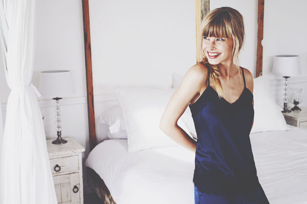 身に着けている下着の色でわかる恋愛運気　青や紫は恋のチャンスを逃しそう！