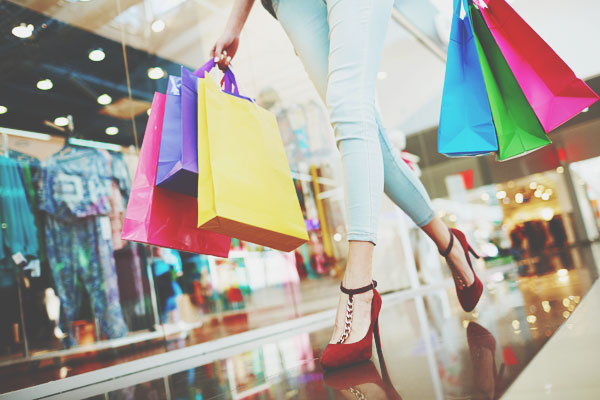 藤田ニコルのアパレルブランド「NiCORON」　20歳の実業家の夢は叶うか？