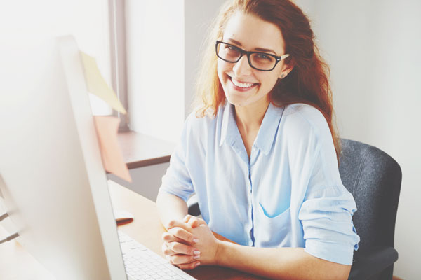 【運命線×手相占い】運命線がはっきり出ている人は仕事運あり、社会で活躍するタイプ！