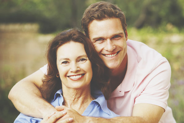 彼の血液型別【母親との関係】A型男性は母親と一定の距離は保つが、絆は強い！