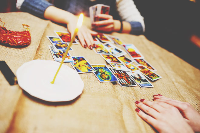 番組が終わるのは誰のせい？　MCの運気をタロット鑑定！