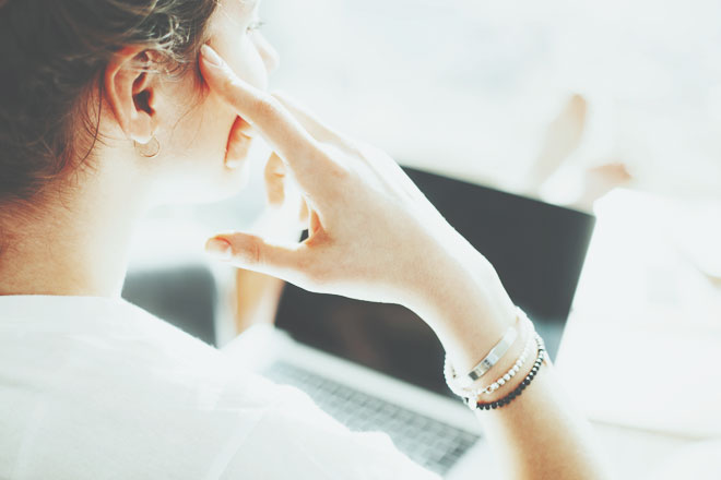 「職場の人間関係トラブルを回避したい」占い師・R.I.O.Nが要注意の人物像をズバリ指摘