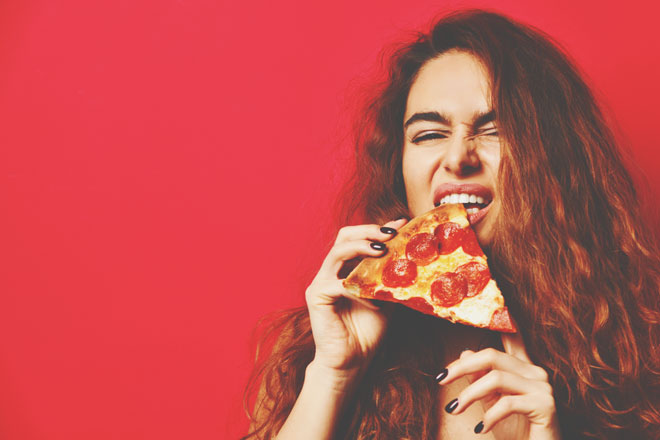 血液型【やけ食いするとき】あるある　AB型は失恋の悲しみを食べて忘れたい！