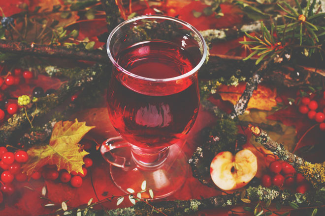 【秋分のおまじない】あなたが得たい“実り”は何？　ワインと木の実で望みのパワーを高めよう