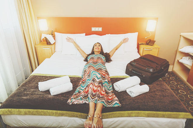 【心理テスト】ホテルの部屋でチェックが欠かせない場所は？　答えでわかる理想の結婚相手