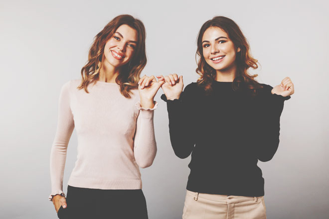 【心理テスト】小指のネイルデザインでわかる、あなたの約束厳守度