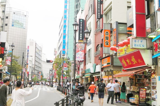 瀧天貴の【山手線パワースポット】池袋は健康運アップの街、中華料理を食べてパワーチャージ！