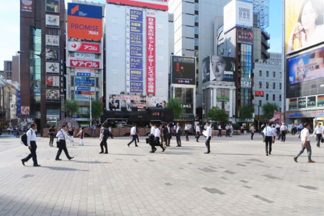 瀧天貴の【山手線パワースポット】新橋は癒やしパワーの街、『SL広場』で仕事のストレスを発散！