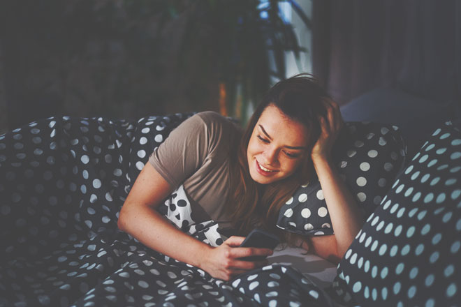 12星座【夜ふかしがやめられない】ランキング　蠍座は何ごとにも睡魔を忘れて没頭！