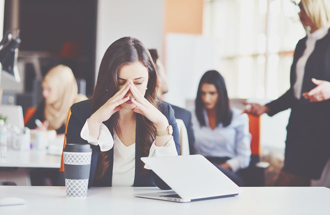 職場で悪いウワサを流された！　信頼を回復するにはどうすればいい？