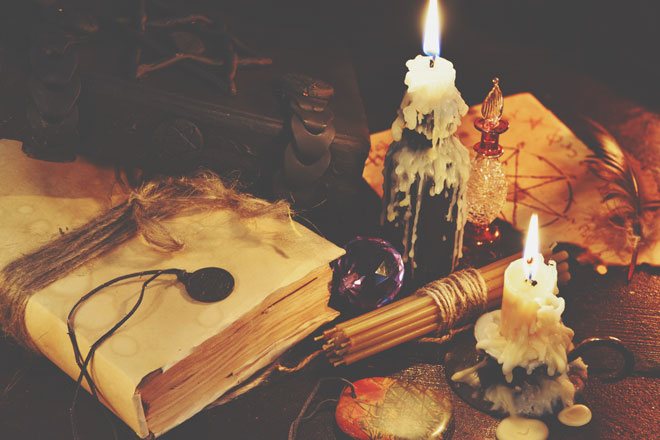 【心理テスト】好きな占い方法でわかる、あなたの「だまされパターン」