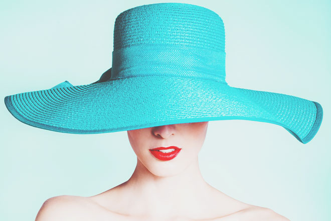 【5月のカラータロット占い】ラッキーカラーは「エメラルドグリーン」、金運アップは帽子！