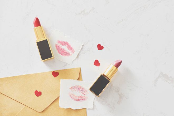 【心理テスト】失恋した友達にどのリップを贈る？　答えでわかる周囲が思うあなたの性質