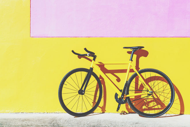 【7月の開運壁紙】恋愛運は「車輪のついた乗りもの」、金運は「王冠」の写真で運気アップ！