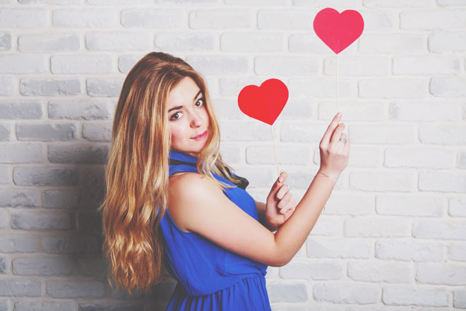 景品でお酒が当たると危険な恋が始まる予感!?　恋愛運を引き寄せるサイン6つ