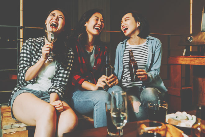 12星座【お酒の席が好き】ランキング　射手座は飲まなくてもノリノリハイテンション！