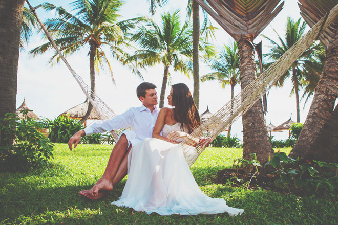 血液型【理想の結婚式】あるある　B型は豪華な挙式＆披露宴、AB型は2人だけの海外挙式希望！