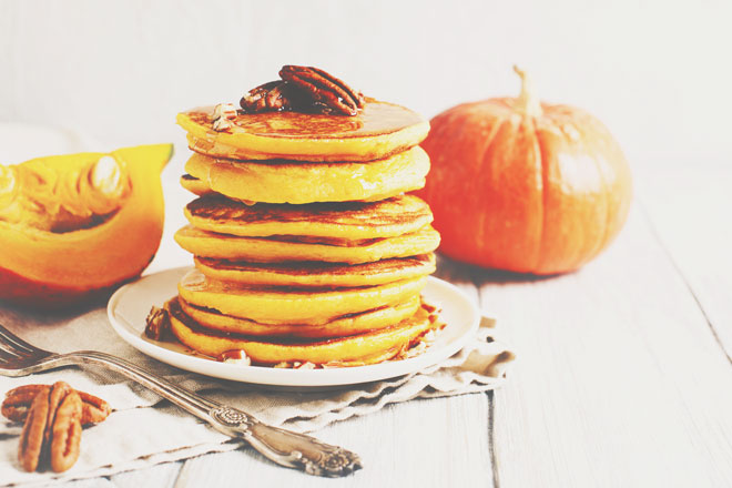 スイーツに秘められた開運パワー　パンケーキは人気運アップ、カボチャスイーツは邪気払いに！
