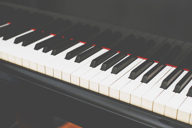 【夢占い】心地いい音色の夢は恋愛運が上昇中！　ピアノの夢が暗示すること