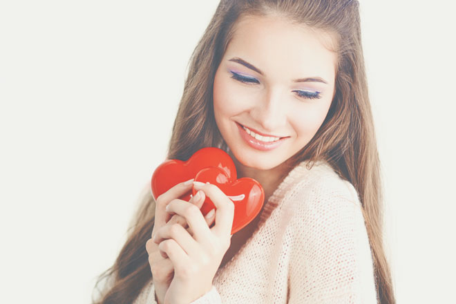 【12星座恋のカルマ】蟹座は誠実な愛で尽くす、悪く出ると男をダメにする！