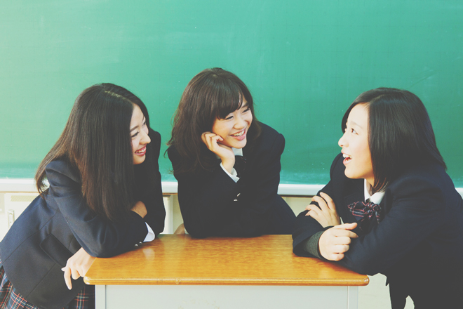 12星座【青春を浪費した】ランキング　双子座はコンビニで買い食い＆ガールズトーク！