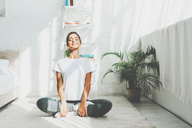 【開運指ヨガ】嫌いな自分にさようなら！　心を整える「慈愛のポーズ」