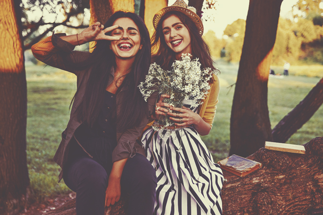 誕生日で占う【春の幸せキーパーソン】運命数4は話がおもしろい人、運命数6は冒険好きな人！