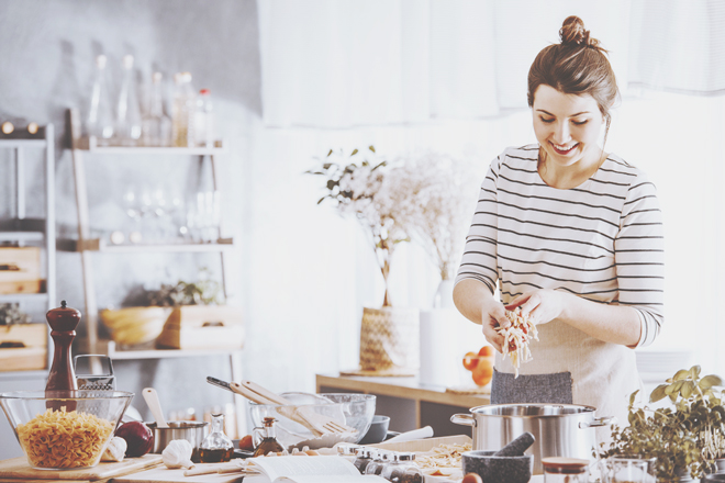 12星座【ありあわせ料理が得意】ランキング　魚座は意外な組み合わせで絶品料理を作る！