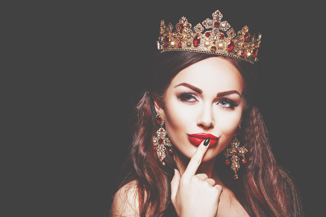 【夢占い】王妃になる夢は玉の輿願望のあらわれ！　王様や王女などロイヤルな夢が暗示すること