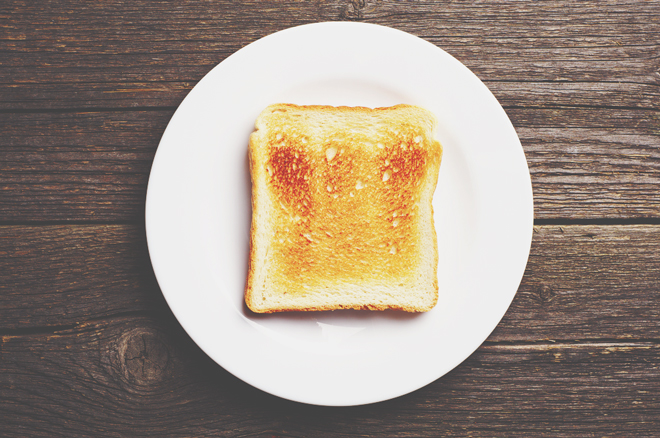 【8月の開運壁紙】恋愛運は「食パン」、仕事運は「あんみつ」の画像で運気アップ！