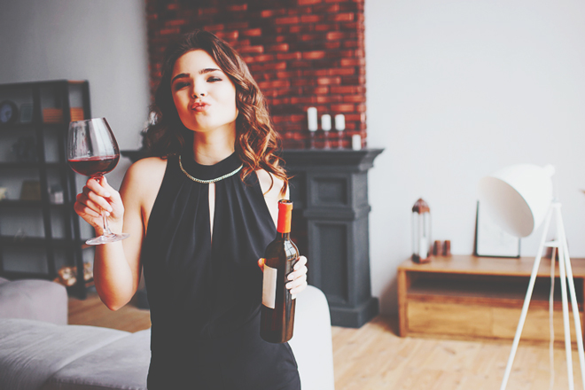 血液型【1人家飲み】あるある　AB型は上質なお酒とこだわりのおつまみで乾杯！