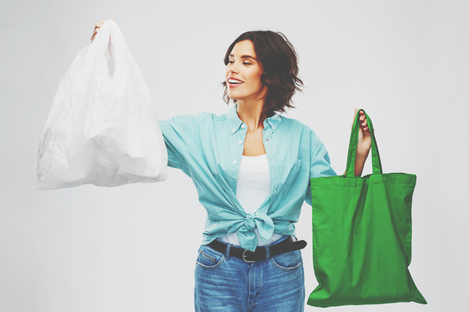 レジ袋を買う人は見栄張りタイプ!?　レジ袋有料の対応でわかる性格と交友関係