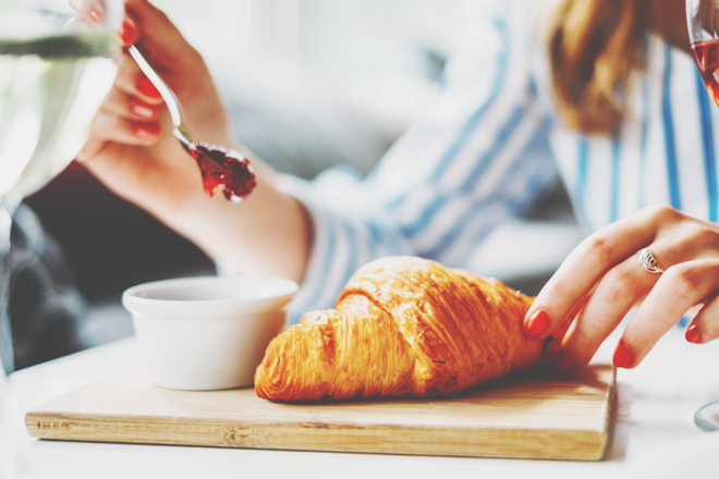 12星座【オススメラッキーパン】蟹座はクロワッサン、射手座はシナモンロール！