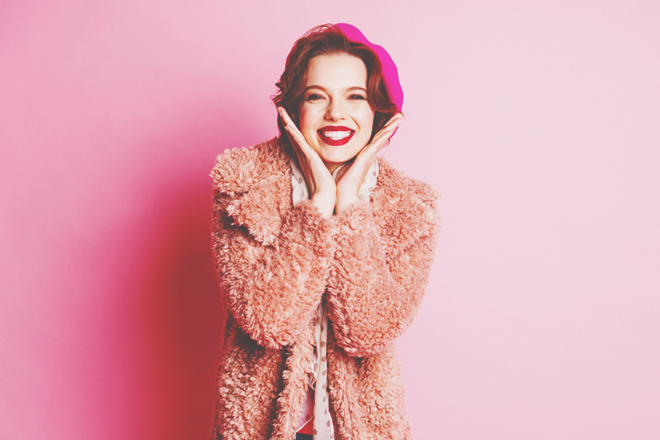 誕生日で占う【2020年秋の開運カラー】運命数3は「ピンク」、運命数8は「白」