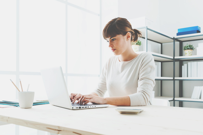 12星座【机の上がキレイ】ランキング　乙女座はデキる人ならではの整然とした机！